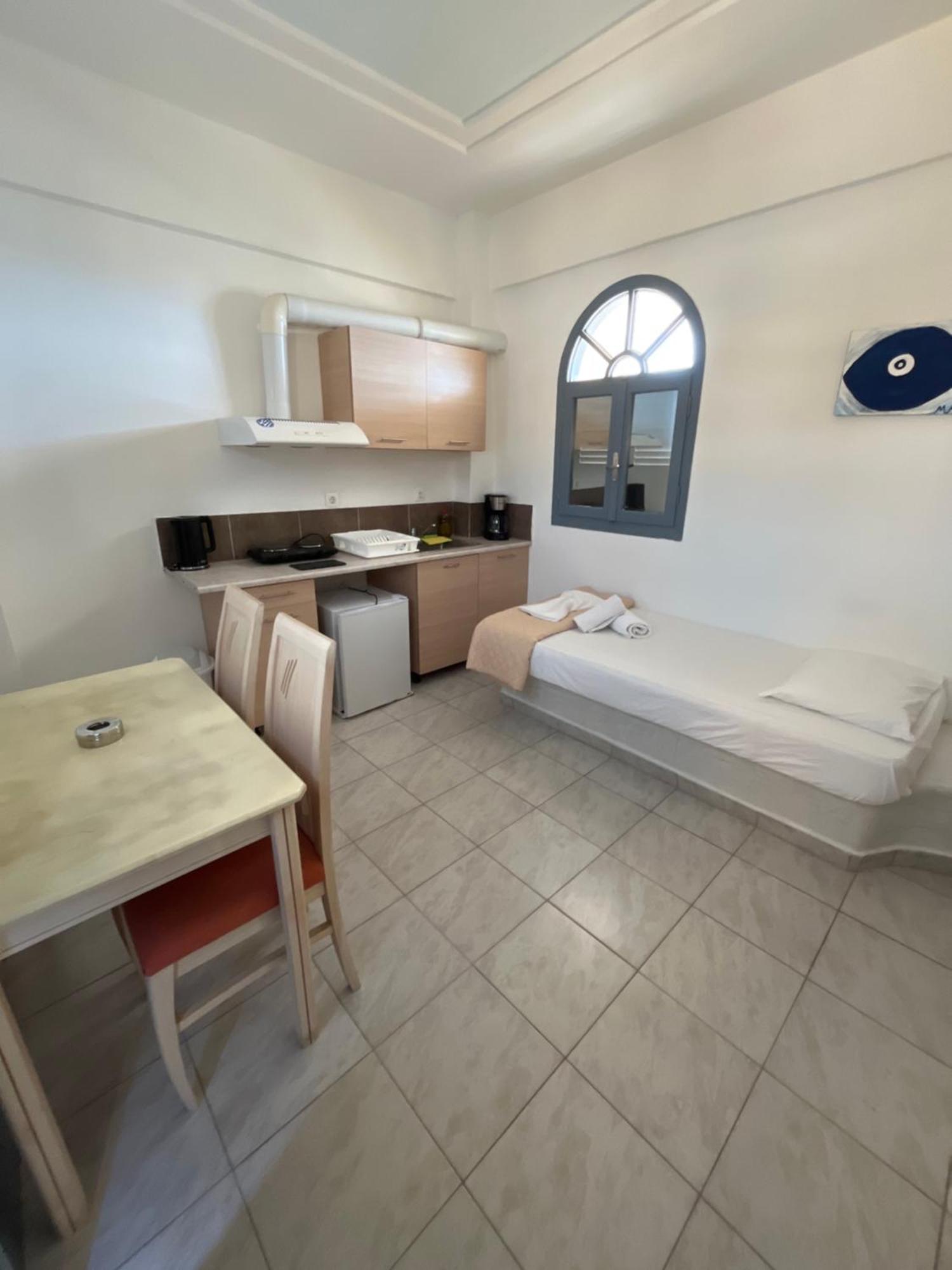 Leon Lux Apartments Perivolos  Buitenkant foto