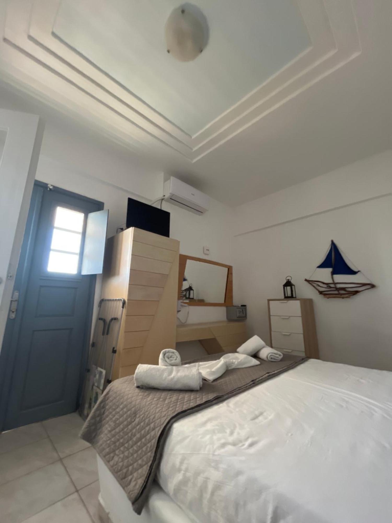 Leon Lux Apartments Perivolos  Buitenkant foto