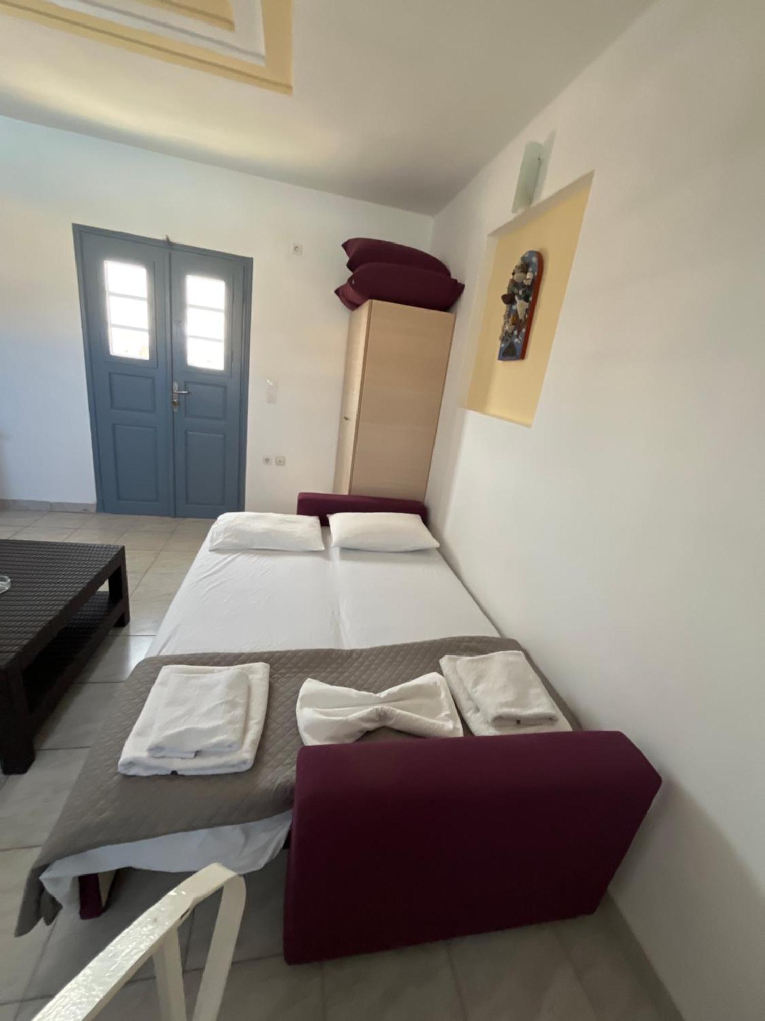Leon Lux Apartments Perivolos  Buitenkant foto